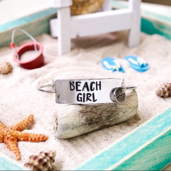 NEW! 🏝 BEACH GIRL BRACELET ***LAST ONE!!!!! - Picture 2 of 7